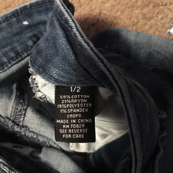 Rue 21 capris - Picture 2 of 4